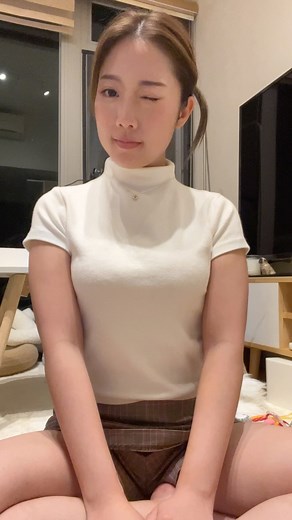 Yanyan Chan 陳欣茵 on Instagram: ": 不要再搞我了好嗎…? ((我有比罐罐你食㗎喎大佬 @pangpang_pumbaa"