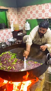 Landhi Most Famous Sulaimani Kaleji 😍 | Guru World