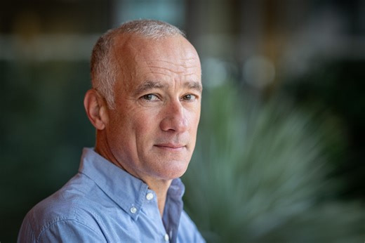 Gilles Bouleau bat des records au JT de TF1 : ce surnom moqueur donné par ses filles en dit long sur le papa qu'il est