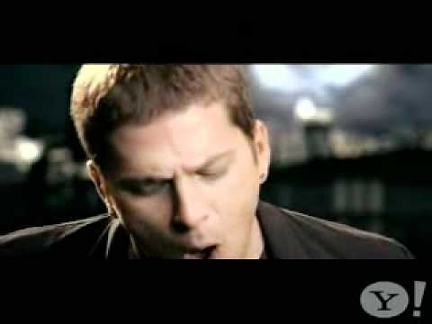 Rob Thomas - Little Wonders [Official Music Video]