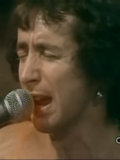 AC⚡DC- Rocker (Live in Colchester, England, Oct. 28, 1978)#acdcfamily #acdcfans #acdcthunderstruck #acdc #rock #acdcforever #acdcconcert #ACDC