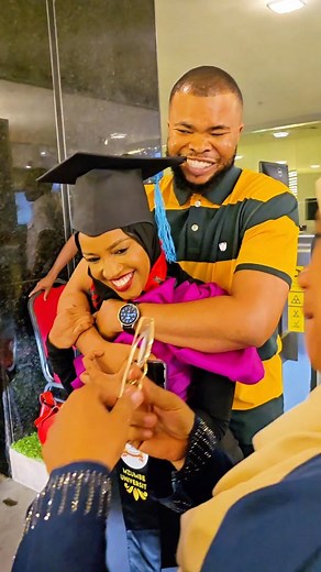 Kim on Instagram: "Well, the past two weeks kulikuwa na mambo mengi sana ikiwemo yenye furaha na huzuni mpaka nkasahau kushare nanyi hiki kidogo nlichomzawadia Sweetie @shamiramshangama Katika kusheherekea Sweetie kuhitimu Masters ya Leadership & Management nliamua kumzawadia kidogo nlichojaaliwa ambacho ni gari aina ya Toyota Verifire.❤️🚘 Ni nadra sana kwa mwanamke kufanya kazi kwa bidii, kusimamia familia, na bado kufanikisha ndoto kubwa kama ulivyofanya. Kupata Masters ni hatua ya kipekee, n