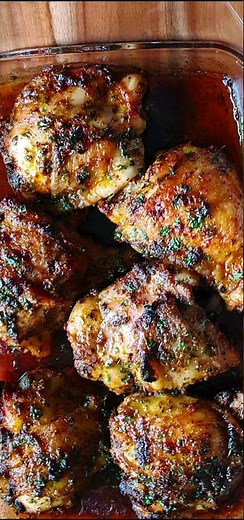 Oven baked juicy chicken thighs - How to make the perfect chicken!