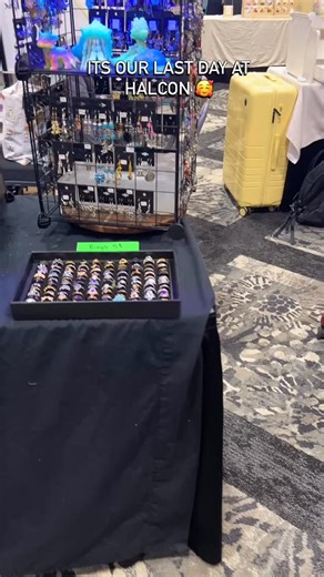 5 comments | One last day at Halcon - My heart is so full, for real, yall are so amazing and I have been so touched by how many of you have already shared how much the sensory accommodating accessories have helped - thank you so much for sharing 殺 #halcon #audhdcommunity #accomodationlife | Willow Rivers Creative | Facebook