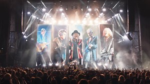 Def Leppard - Diamond Star Heroes Live From Sheffield
