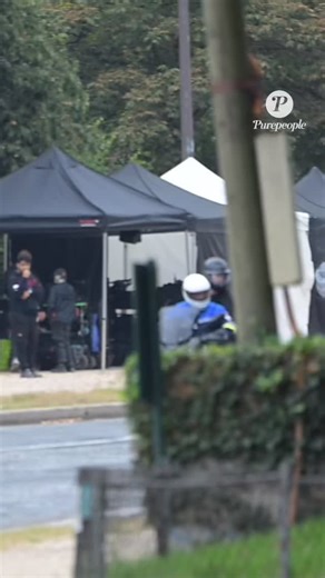 618K views · 2.8K reactions |  Tournage de Lupin à Paris Aujourd’hui, Omar Sy a impressionné les passants en tournant une scène spectaculaire de Lupin… à cheval, en plein cœur de Paris. Une image forte qui promet une saison riche en rebondissements pour le gentleman cambrioleur le plus célèbre de Netflix. #Lupin #OmarSy #Tournage #Paris #Netflix #Purepeople | Purepeople.com | Facebook