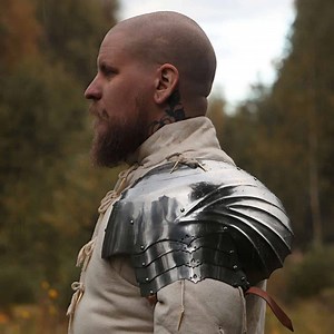 German Asymmetrical Shoulder Armor – 1460–1500 - Irongate Armory