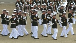 In 2014 speelde de Marinierskapel met Tamboers & Pijpers in het taptoe programma de bekende 'Mars der Medici' van Johan Wichers. Naast de Nationale Taptoe in Ahoy werd deze ook gespeeld op de bijzondere editie van de Beating Retreat ter gelegenheid van 350 jaar Royal Marines. De muzikale leiding was toen in handen van majoor der marinierskapel Peter Kleine Schaars en tamboer-maître was adjudant Ed Oosterom. Gezien de actualiteit wel leuk om weer eens terug te zien :-) | Marinierskapel der Konink