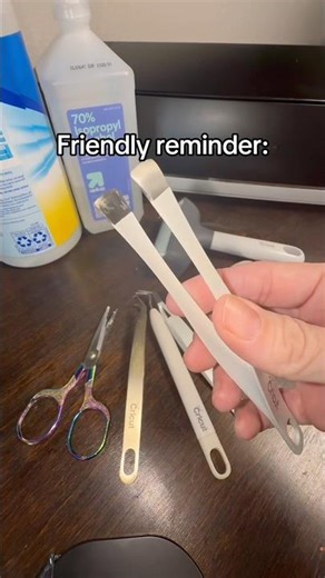 Clean the Cricut tools before the project Subscribe for Cricut tips, hacks & mini tutorials #Cricut￼