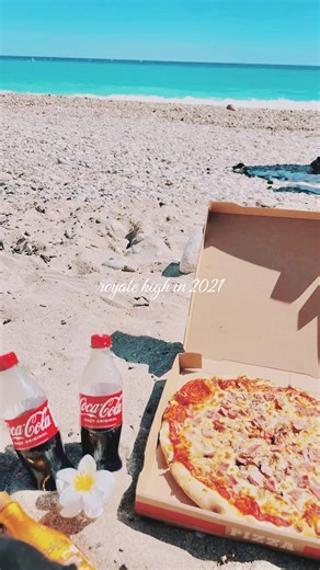 Explore Diamond Beach in Royale High 2021