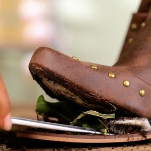 564K views · 466 reactions | Simple ways to repair your boots | 5-Minute Crafts Family | Facebook