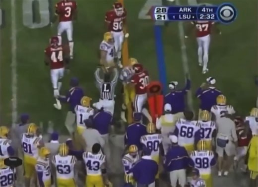 Bruh, is this a busted play? No way Les Miles called this … right? Fourth and 1 and you bootleg right and throw across the field left to keep the game alive. Only Les Miles 😂😂 | By-U Sports
