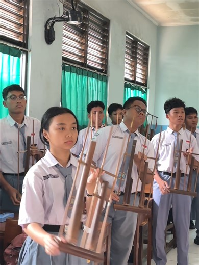 Belajar musik tradisional angklung #musictraditional #angklung