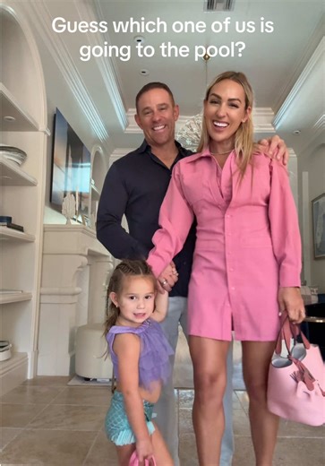 This is gonna be hard #familyfitcheck | swimming pool family