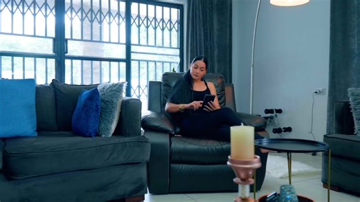 Mobile City: Smart Shopping for Smartphones and Gadgets