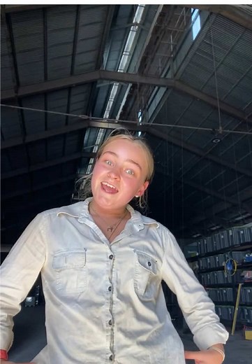 I use high density polystyrene hives 🐝. Insulation is so important! #beekeeping #beekeepersoftiktok #polystyrene #insulation #shocking #unbelievable #livestocklife #farming #livestock #honeybees #womenownedbusiness #womeninagriculture #controversial #youngfarmer #fyp