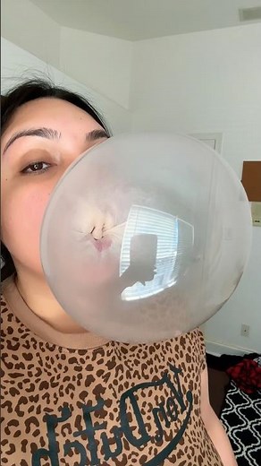 BUBBLE GUM ASMR | blowing bubble gum popping sounds #asmr