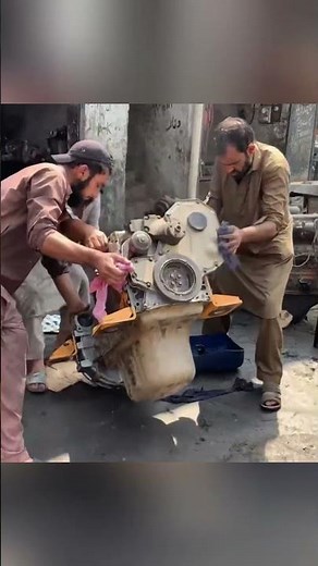 How Experts Rebuild a Cummins Diesel Engine with Limited Tools