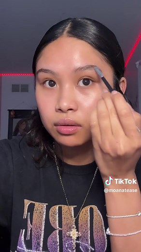 Recreating Alabama Barker's Glam Makeup Tutorial | Makeup Routine Videos