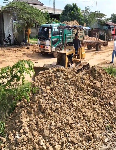 Bulldozer D20P & 5Ton Truck Working to Delete Long Canal Drain | Green Goals