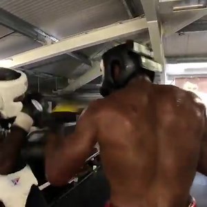 290K views · 4.1K reactions | Derek Chisora spars how Derek Chisora fights  | Matchroom Boxing | Facebook