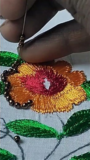 How to outline Moti in Aari Work Flower