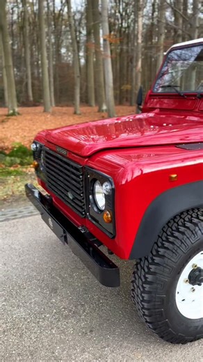 RiverHouse Landrover on Instagram: "One last look. A rare find, preserved like a time capsule. Our Defender 110 HPCU 300TDI with just 9,000 km since new. Final details just completed and now heading across the pond to its new home in beautiful Montana 🇺🇸 - - - - - - #landrover #defender #offroad #4x4 #overland"