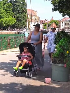 15K views · 81 reactions | boom prank on the street make everyone shocked https://hotnews.fit/archives/371 #Bushmanprank #boomprank #Boomchallenge 5 minuts | 5 minuts | Facebook