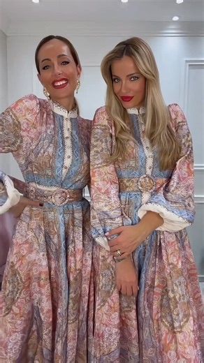 SORELLE FASHION on Instagram: "Novu kolekciju zapocinjemo ovim predivnim haljinama 🌸✨ Haljina je dostupna u velicini: s/m i m/l Cena:3990"