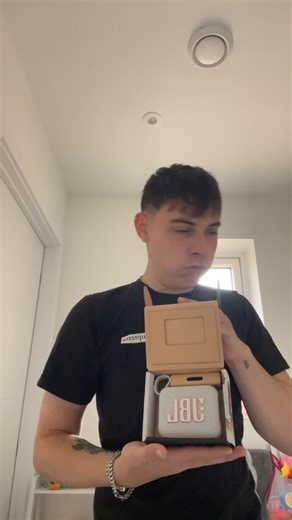 Jbl speaker!!! #jbl #tiktokshop#speaker#fyp