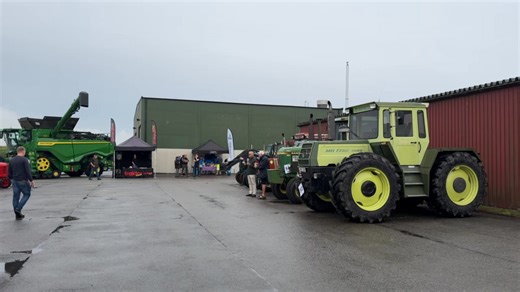 Nu börjar det fylla på! Välkomna till Jordberga på Traktor Power-café i kväll! Vi ses! | Traktor Power