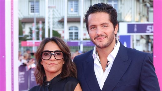 Florence Foresti en couple avec Alexandre Kominek : 16 ans d’écart, critiques, bisou... Retour sur leur belle histoire d’amour