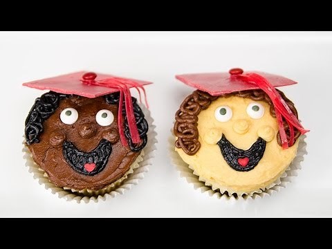 How to Make Graduation Cupcakes from Cookies Cupcakes and Cardiocakes
