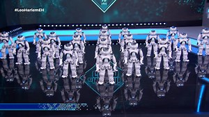 57K views · 2K reactions | 烙 Marron nos trae una coreografía de robots humanoides creada por Aldebaran Robotics ¡Gracias a @UnitedRobotics.Group por la ayuda! #elhormiguero #LeoHarlemEH | El Hormiguero | Facebook