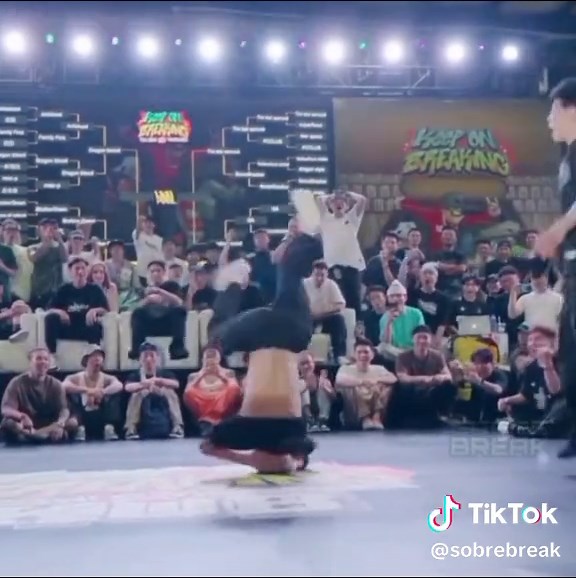 Mastering the Tsukki Spin in Breakdance