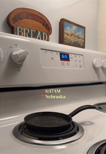 Already planning my lunchtime nap 😴 Mini express moka pot by @Bialetti USA 💛 #coffee #coffeetiktok #mokapot #mokapotcoffee #midwest