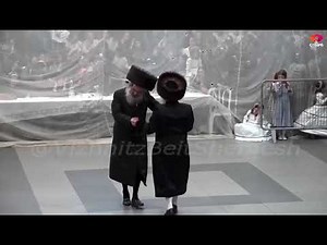 Viznitz Beit Shemesh Rebbe Dances Mitzvah Tantz At The Nadvorna Wedding - Menachem Av 5783