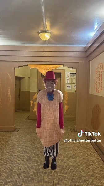 NOW /::8 22 | Nutter Butter