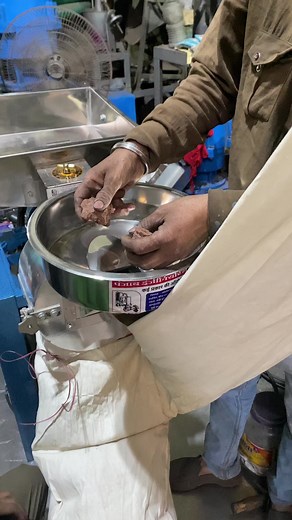 4.3K views | SS singal Chember Mungfali chapad grinding machine ☎️ +91 93402 60259 | Punjab Engineering Corporation | Facebook