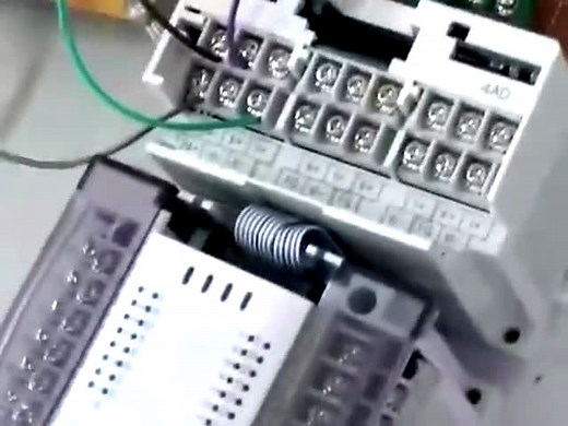 04 PC与三菱FX2N PLC组成的温控系统