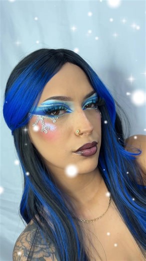 Rhinestone Snowflake Glam ❄️🤍 Highlight ✨ @Makeup A Murder, INC. Death Metals Palette DC: FUEGO 🔥 Reserve your transformation via email Fuego_Beauty@yahoo.com Located in Central FL, Traveling Services available #christmasmakeup #snowflakemakeup #xmasmakeup #fullglammakeup #creativechristmasmakeup