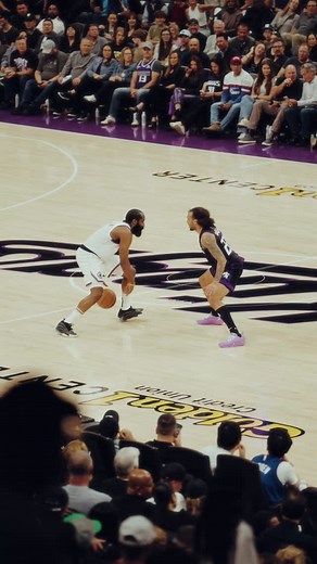 I think it’s a fault … 😅 This kind of play from HARDEN 💪 TBT kings vs clippers end of season. #nba #losangeles #clippers #basketball | JR Duke