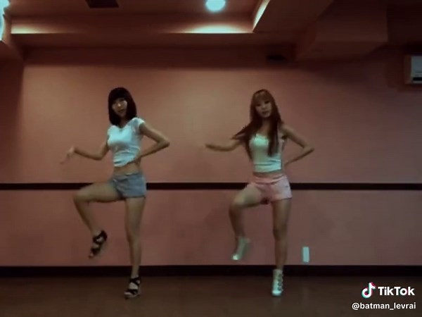 Waveya Dance x 2020 #waveya #dance #fyp #indie #2000s