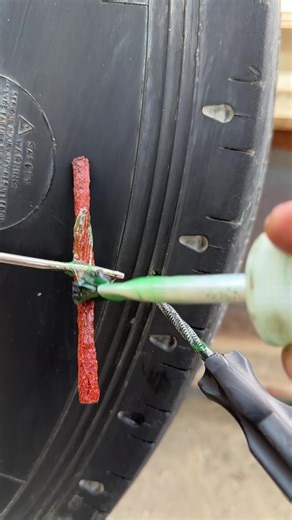 Tubeless kit repair just so easy tubeless kit kaise repair Karte Hain #tyre #shortvideo #repair #mechanic #truck