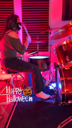 5.2K views · 2.1K reactions | Happy Halloween with Dragula by @robzombieofficial 落 #robzombie #halloween2025 #femaledrummer #drummergirl #drumcover #reels | Rocker Girl | Facebook