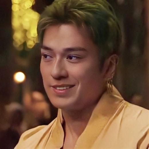 Zoro found the camera,but still can’t find the way☠️#fry #onepiece #zoro #onepiece2 #roronoazoro