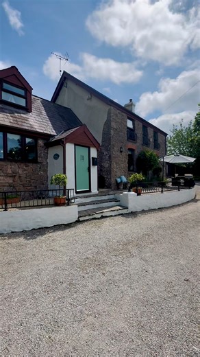 Welcome to Bayview Cottage… A truly enchanting three-bedroom detached family home nestled in the heart of the stunning coastal village of Llangennith. Set against the breathtaking backdrop of North Gower, this substantial property is a rare gem that effortlessly combines timeless cottage charm with spacious, versatile living. Whether you’re dreaming of serene coastal walks, vibrant village life, or simply a home brimming with character and warmth, Bayview Cottage offers it all – in one of the mo