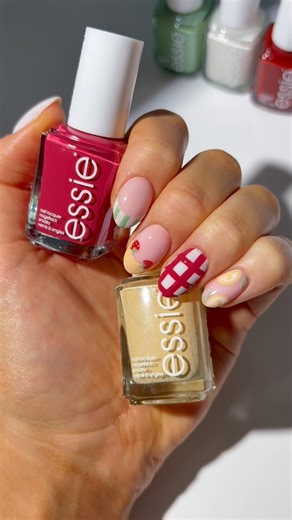 AD a maximal set inspired by a spring picnic created using @essie gourmet grocery collection 🍓🧺🍋