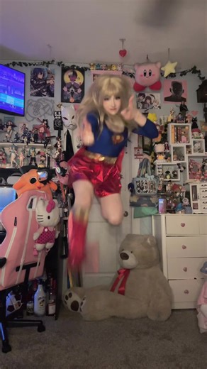 Seeing myself blonde scares me everytime #supergirl #dc #supergirlcosplay