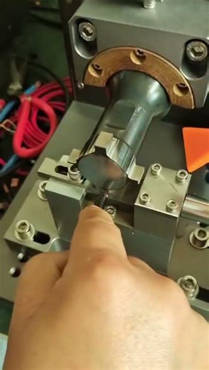 Buy off test of ultrasonic welder for wires and copper sheet